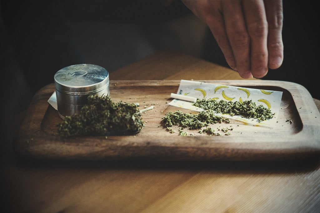 rolling weed tray